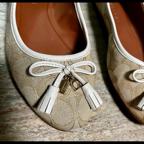 Coach monogram ballet flat shoes with charms and tassel - Picture 13 of 16